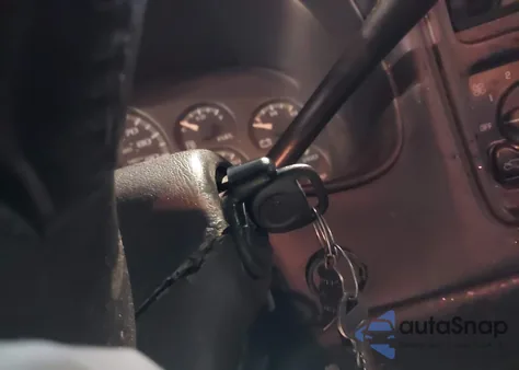 1999 Chevrolet Silverado 1500 Ls from USA, damaged, VIN 1GCEC19VXXZ133968